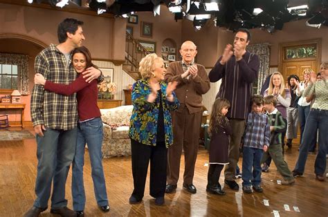 List of Everybody Loves Raymond episodes .